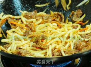 Stir-fried Three Fresh Udon recipe