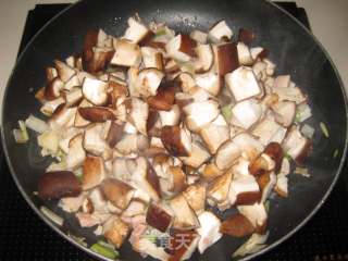 Mushroom Meat Sauce recipe