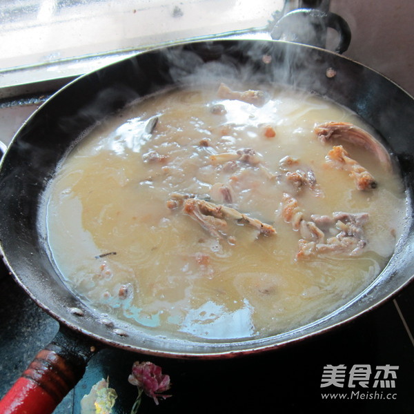 Boiled Fish with Green Onion and Perfume recipe