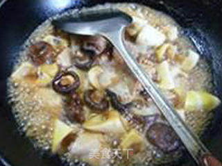 Grilled Middle Fin with Mushrooms and Bamboo Shoots recipe