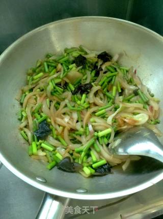 Fried Fungus with Garlic Moss and Onion recipe