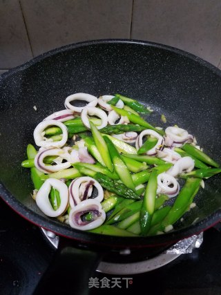 Fried Squid with Asparagus recipe