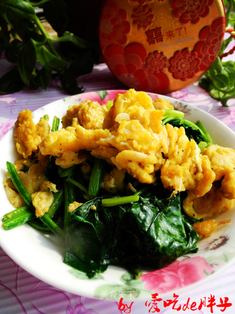 Scrambled Eggs with Spinach and Shrimp Skin recipe