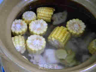 Pork Spine Corn Lotus Root Soup recipe