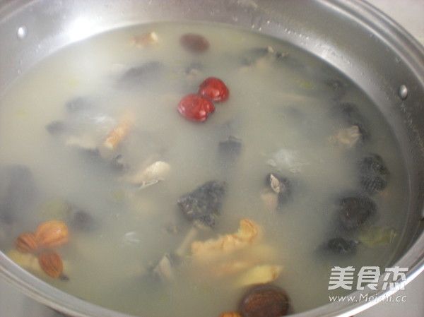 Angelica Black Chicken Soup recipe