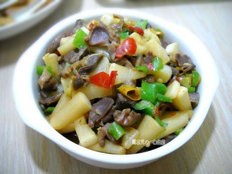 Soak Radish and Stir-fried Pigeon Gizzards recipe