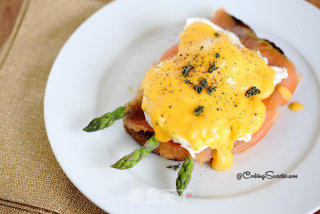 Smoked Salmon Poached Egg recipe