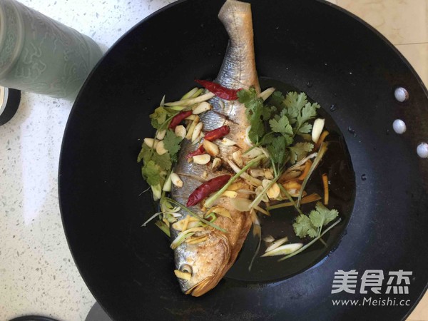 Steamed Large Yellow Croaker recipe