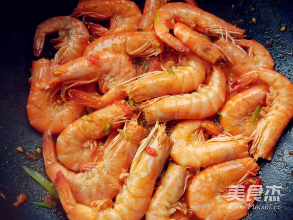 Stir-fried Shrimp with Tomato recipe