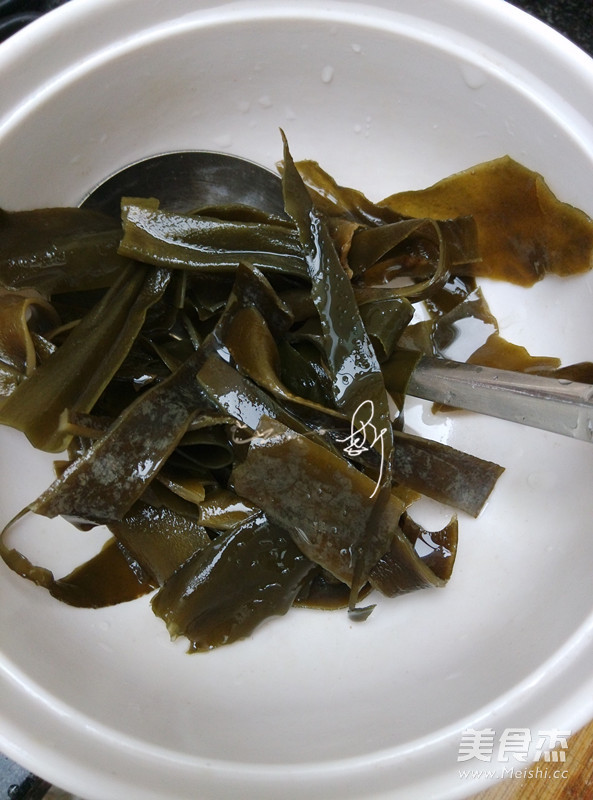 Seaweed Soy Pork Tail Soup recipe