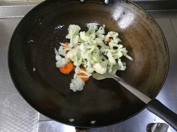 Stir-fried Pork with Organic Cauliflower recipe
