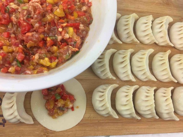 Pork Dumplings with Colored Pepper recipe