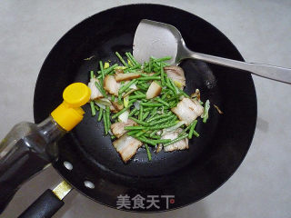 Fried Noodles with Cowpea recipe