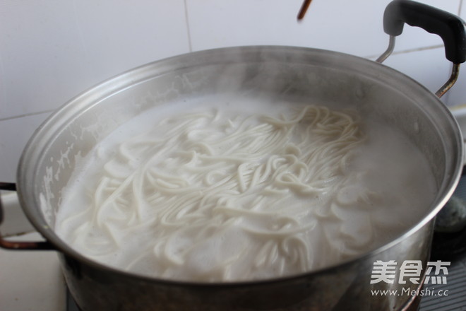 Tomato Sirloin Noodles recipe