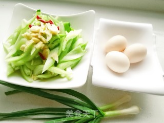 Stir-fried Poached Egg with Vegetable Stem recipe