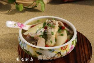 Pork Belly and Bamboo Shoots Stewed Chicken recipe