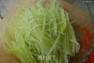 Enhance Appetite and Promote Digestion. Crystal Clear Cold Food-cold Salad Shredded Lettuce recipe