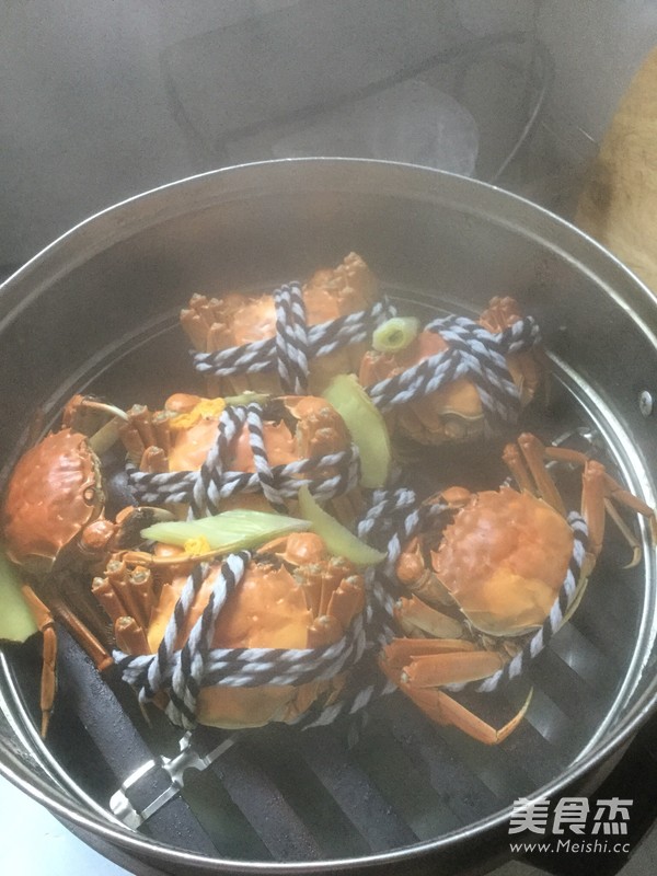 Steamed Yangcheng Lake Hairy Crabs recipe