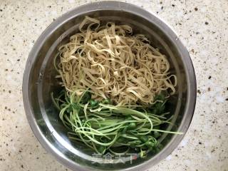 Bean Sprouts Mixed with Bean Curd recipe