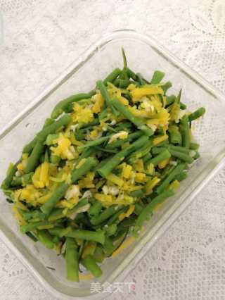 Cold and Tender Nest of Melon and Beans recipe