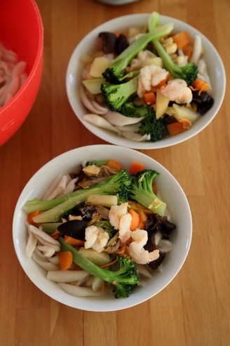 Shrimp and Chicken Soup Scissors Noodles recipe