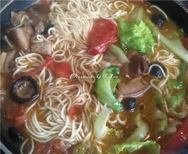 Braised Pork Noodles with Tomato recipe