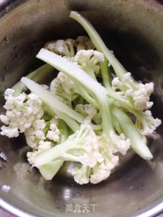 Stir-fried Organic Cauliflower with Green Peppers recipe