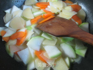 Stir-fried Puquat with Carrots and Potato recipe