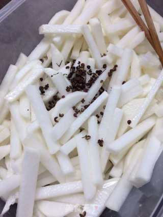 Hot and Sour Pickled Radish recipe