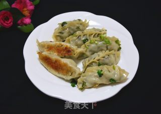 Fried Dumplings Stuffed with Dandelion recipe