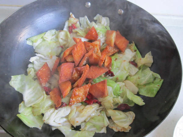 Stir-fried Naan with Cabbage recipe