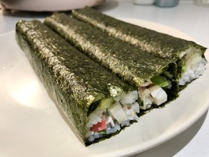 Crab Meat California Sushi Roll/regular Roll Wrapping Method recipe