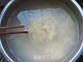 Detailed Illustration: Cold North Korean Noodles recipe