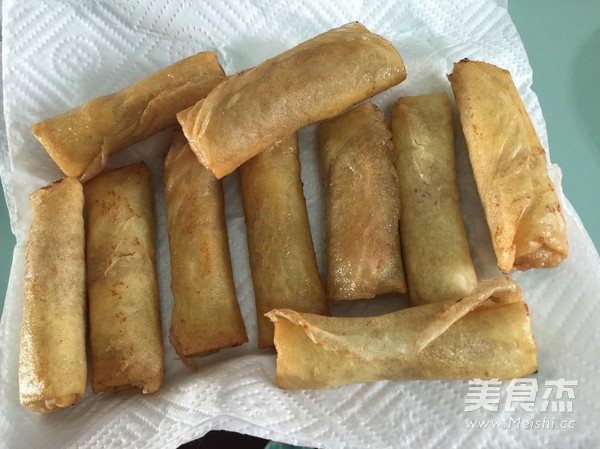 Daylily Meat Spring Rolls recipe