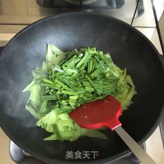 Stir-fried Lettuce with Leek recipe