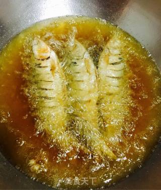 Fried Sea Crucian Carp recipe