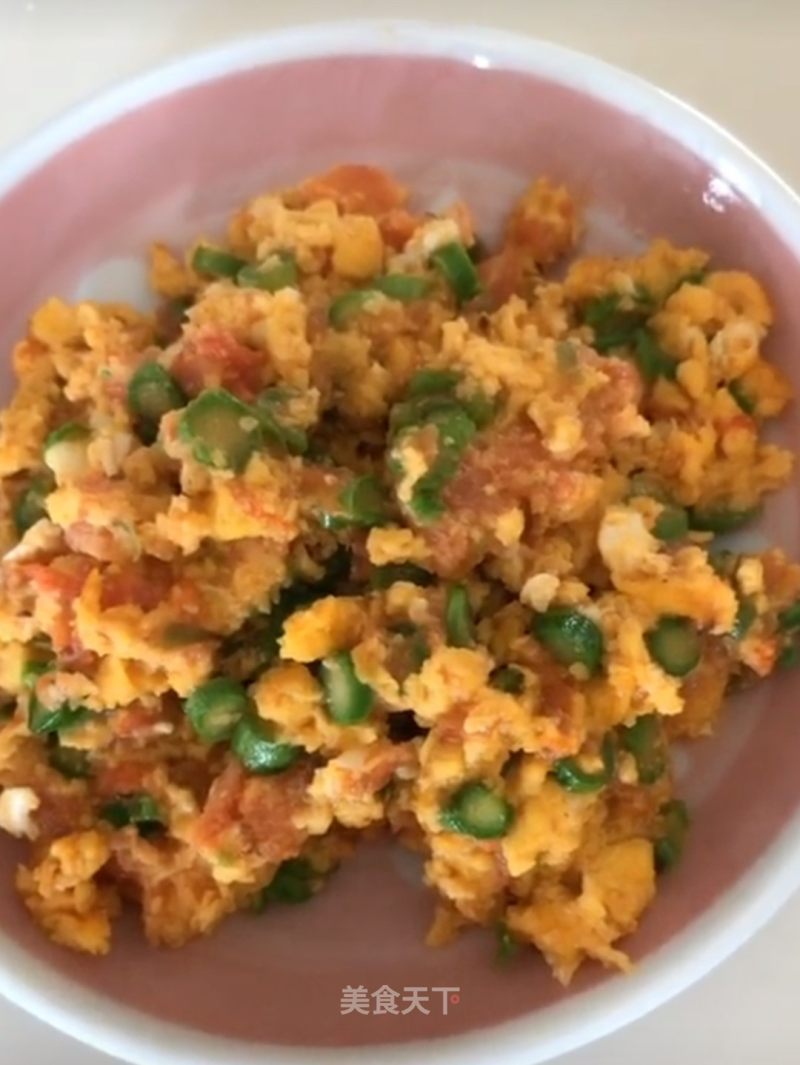 Scrambled Eggs with Tomato and Cheese recipe