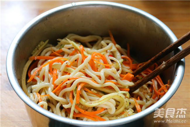 Hot and Sour Crispy Noodles recipe