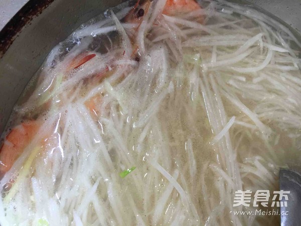 Shredded Radish Seafood Soup recipe