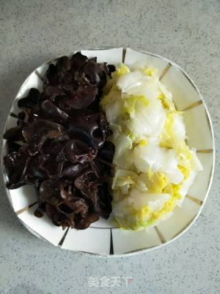 Stir-fried Black and White Dishes recipe
