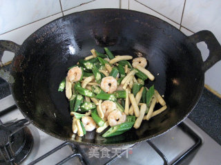 Fried Dried Bean Curd with Shrimp and Okra recipe