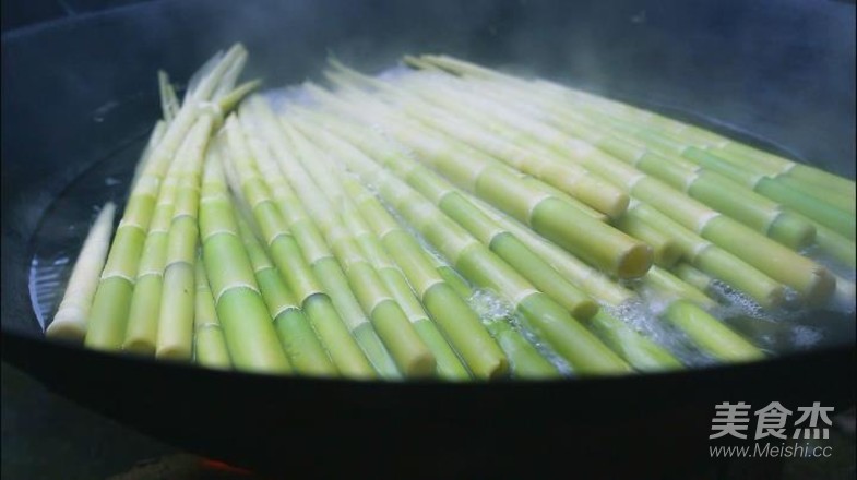 Stir-fried Twice-cooked Pork with Dried Bamboo Shoots recipe