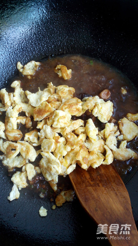 Noodles with Mushroom and Egg Sauce recipe