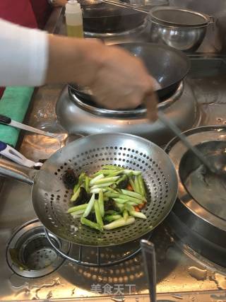 Stir-fried Pork with Asparagus, Snow Pea and Fungus recipe