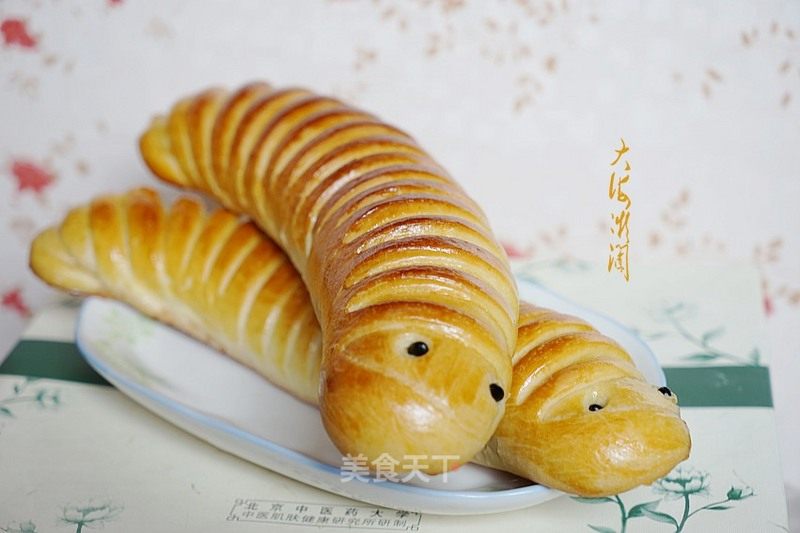 Raspberry Caterpillar Bread recipe