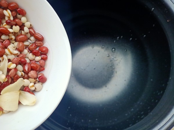 Red Bean Lily Barley Soup recipe