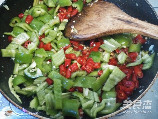 Stir-fried Chicken Gizzards with Pickled Peppers recipe