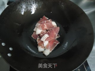 Fried Pork with Chili recipe