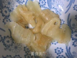 Stewed Black-bone Chicken with Seahorse Fish Maw recipe