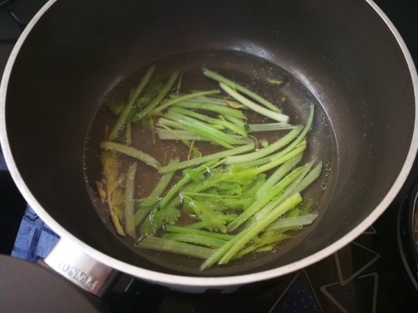 Celery Sea Urchin Ball Noodle Soup recipe